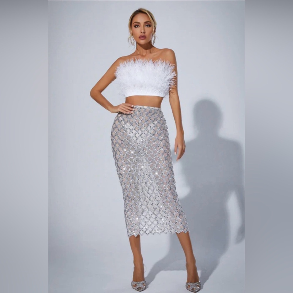 Private Label Runway Elegant White and Silver Skirt Set - Picture 3 of 4